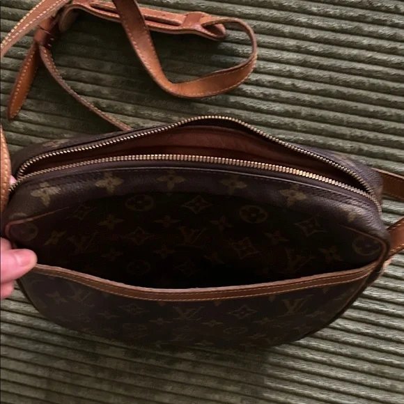 Louis Vuitton Brown Monogram Canvas Saddle Crossbody with Tan Trim - Picture 3 of 5
